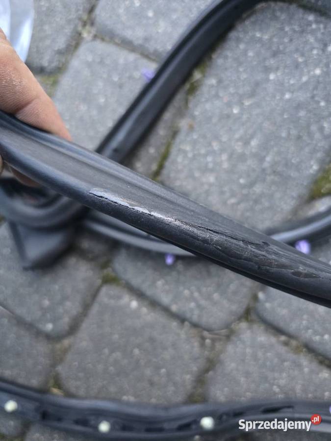 Uszczelki drzwi przednich RAM 1500 DT 5 gen pomorskie Gdynia