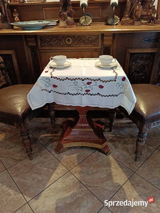 Stolik inspirowany stylem Wiktoriańskim Lipno