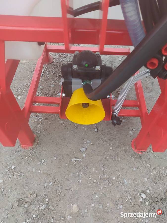 Opryskiwacz zawieszany polowy 12 m Firmy LISICKI Wysokie Mazowieckie