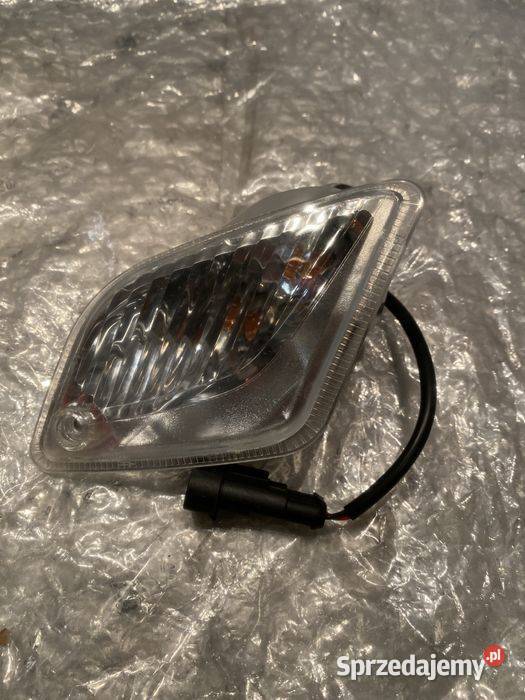 Piaggio Vespa GTS 125300 Kierunkowskaz Migacz