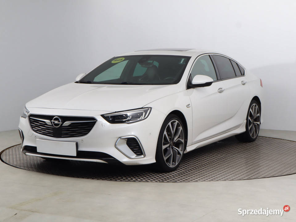 Opel Insignia 20 Turbo 4x4 asystent pasa ruchu