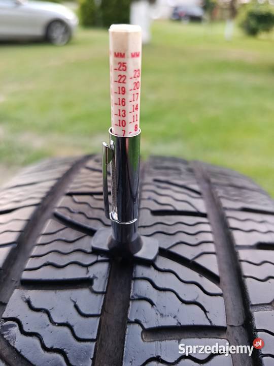 Opona Pirelli Carrier 21565r16c