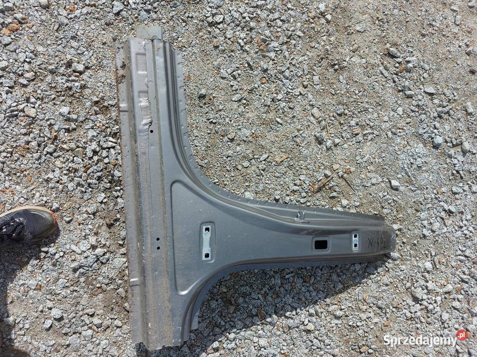 VOLVO XC40 Słupek próg lewy osobowe sprzedam