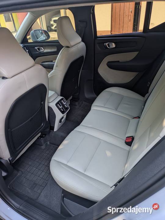 Volvo XC40 Plus B5 super stan mały przebieg Pliskowola