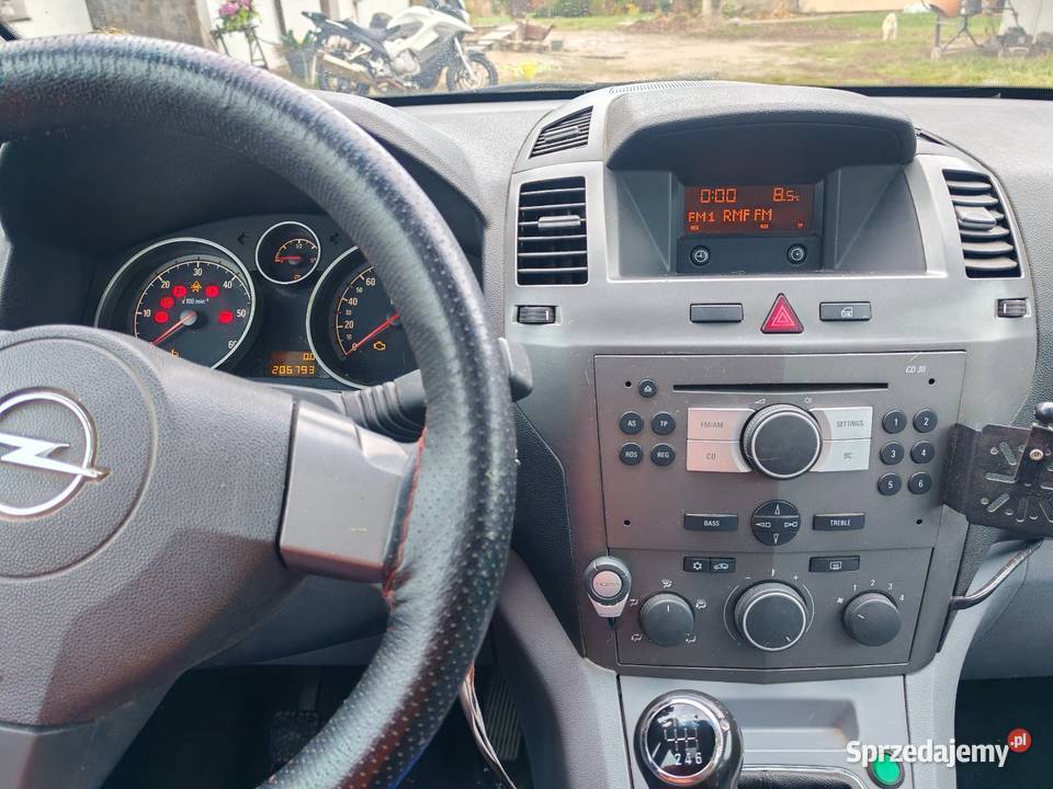 Opel Zafira 19 cdti 2006 Rok produkcji 2006 lubelskie Zemborzyce Tereszyńskie sprzedam