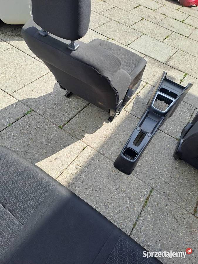 Suzuki Swift MK8 5D komplet podgrzewanych foteli Jastrzębie-Zdrój sprzedam