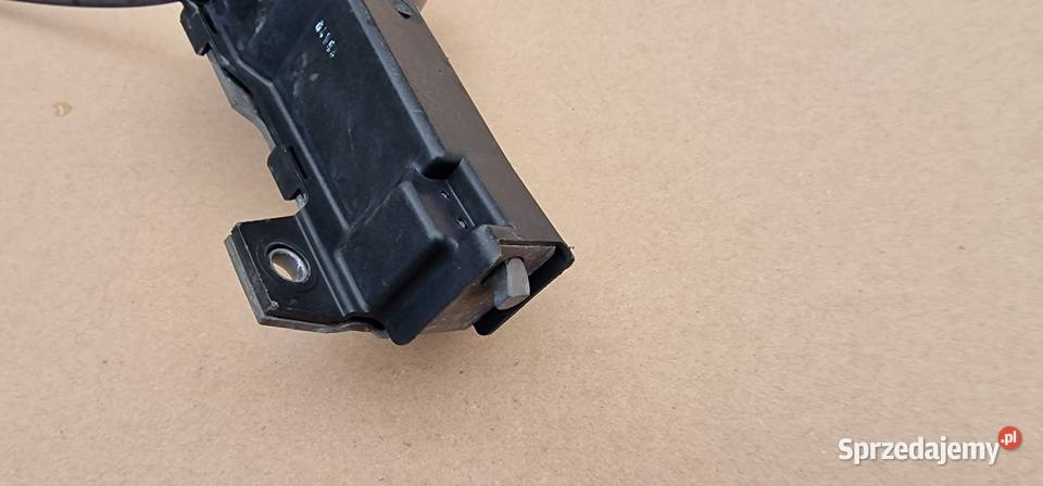 VOLVO FH4 ZAMEK ATRAPY MASKI GRILLA 82208559 Zamki, wkładki i kluczyki Bieleń sprzedam