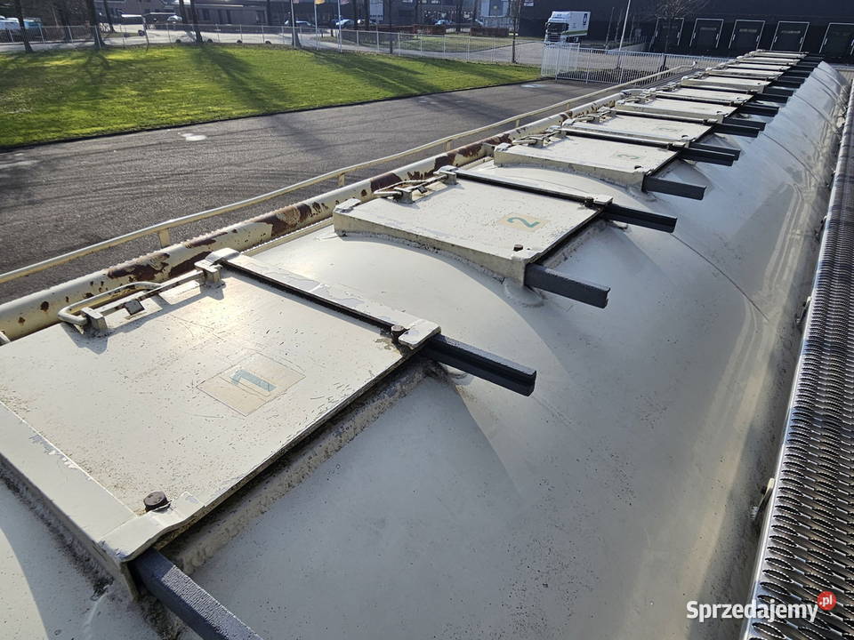 Naczepa Welgro do paszy komorowa Warszawa