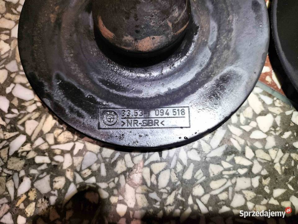 Podkładki tylnych sprężyn zawieszenia BMW E46 Poręba