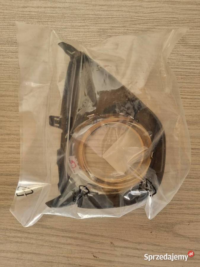 Ramka halogenu halogen lewy Toyota Yaris III Rok produkcji 2021