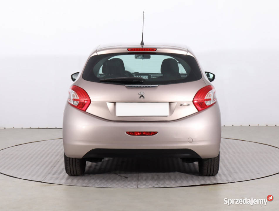 Peugeot 208 12 PureTech Rok produkcji 2014 Piaseczno