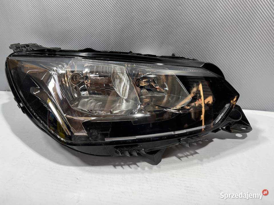 PEUGEOT 208  2 PRAWA LAMPA PRZÓD Ostroróg