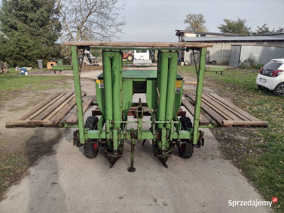 Sadzarka do ziemniaków kiełkowanych Hassia 2 łódzkie Sieradz sprzedam