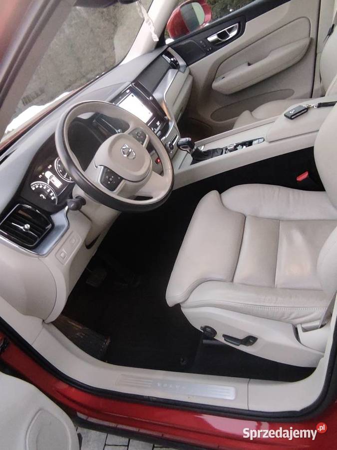 VOLVO XC 60 T5 20 250 Automat Stan Mały przebieg nieuszkodzony Łańcut