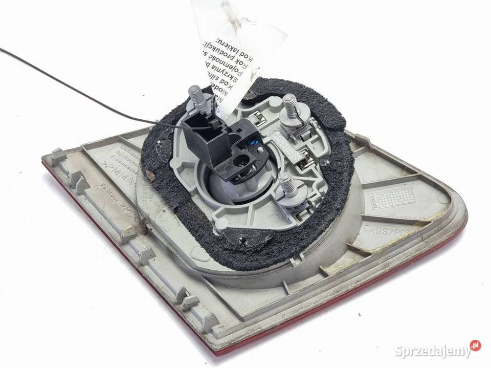 LAMPA W KLAPE PRAWA VOLKSWAGEN PHAETON 333622R Lipno