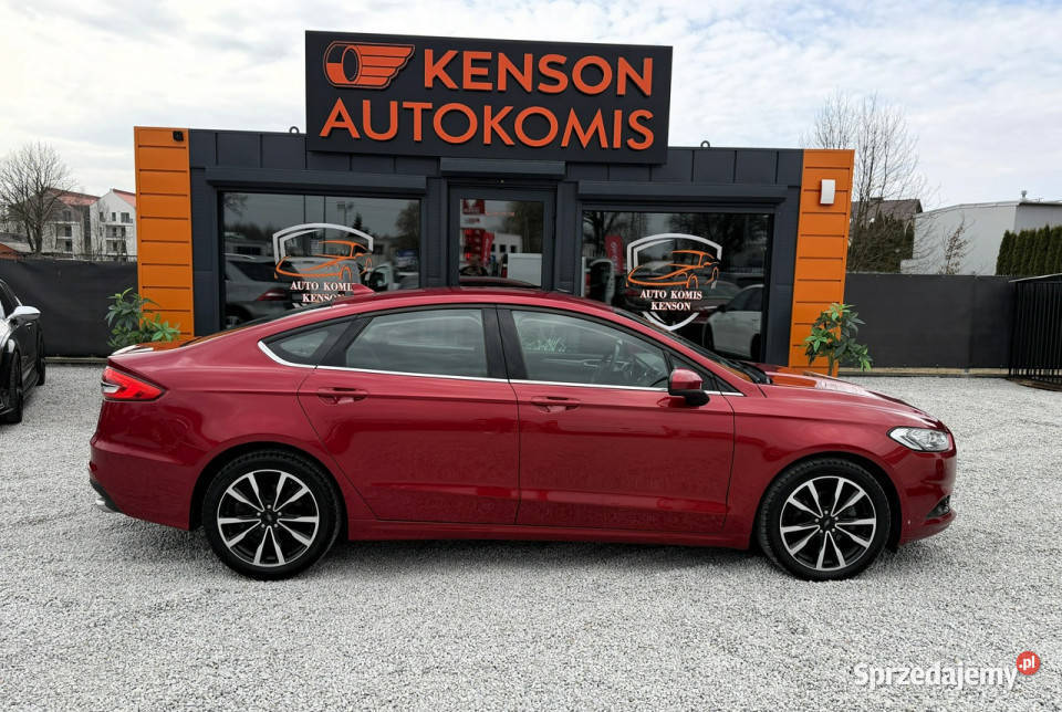 Ford Fusion SE Adaptive LED AsystenCarPlayMartwe gniazdo USB