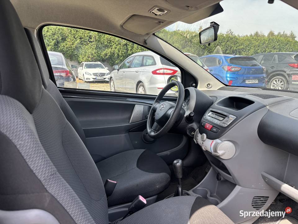Toyota Aygo szary Paniówki