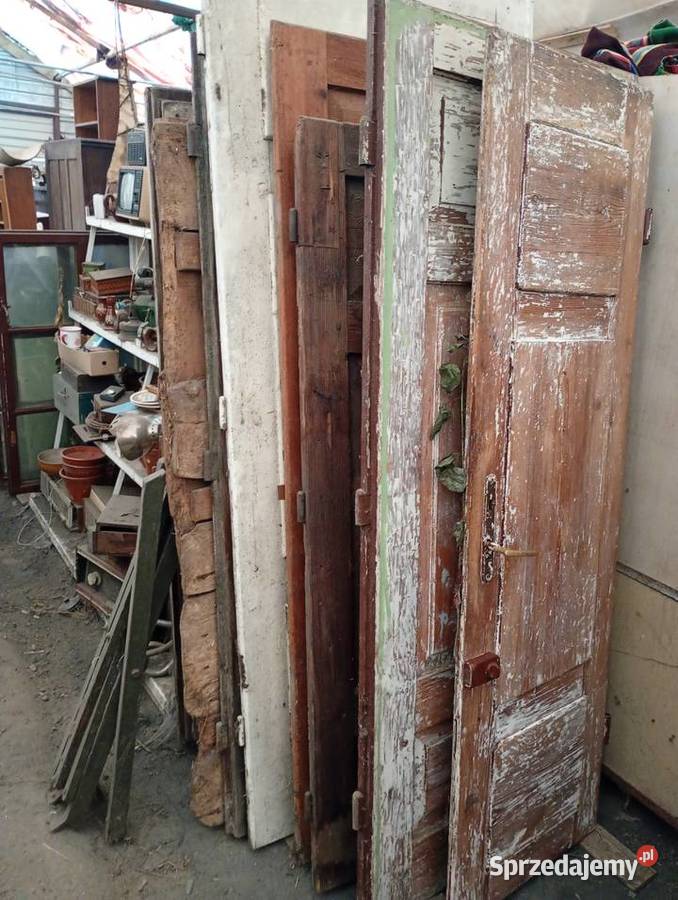 Starocie drewniane kufry beczki niecki gliniaki