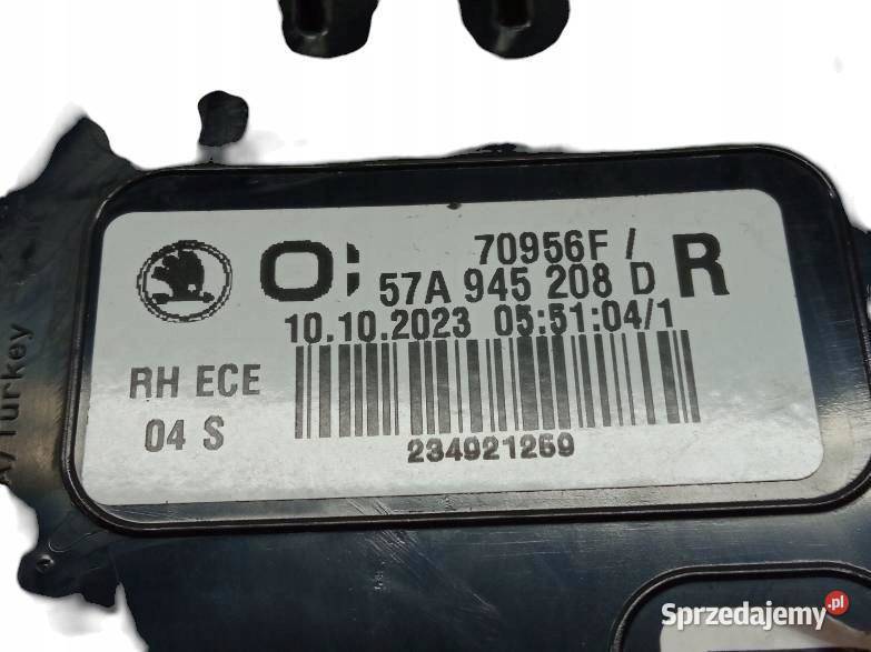LAMPA TYŁ PRAWA EUROPA LIFT 57A945208D Skoda Lampy tylne
