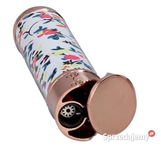 Zapalniczka Żarowa Białe tło kolorowe kwiaty róż Ostrowy nad Okszą