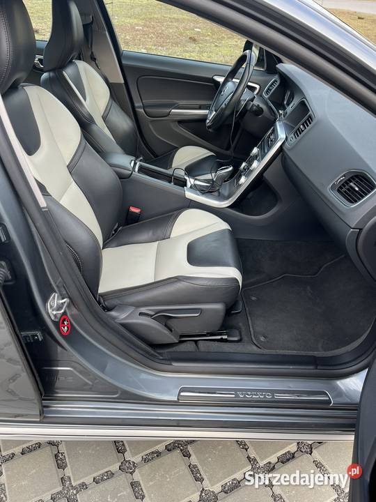 Volvo S60 CC T5 AWD Summum Salon Polska klimatyzacja Volvo Łuczyce