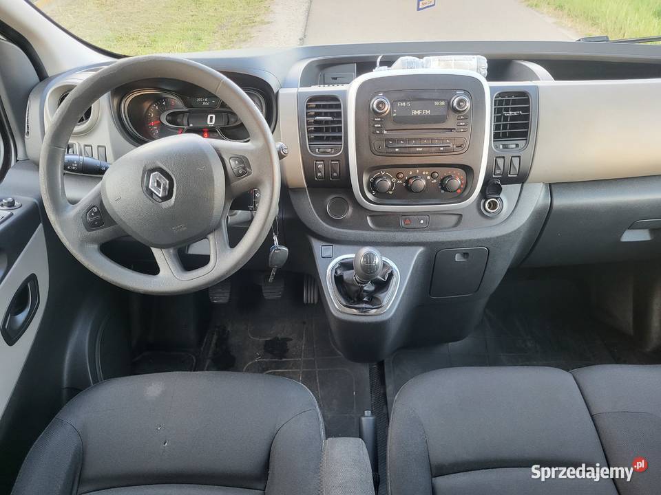 Renault trafic 9 osobowy 2017 Miedniewice sprzedam