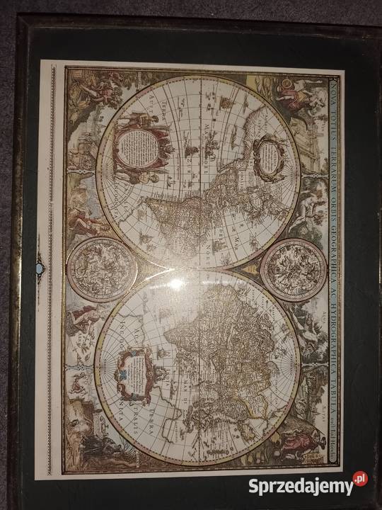 Historyczna mapa świata w ramię zabezpieczona szkłem