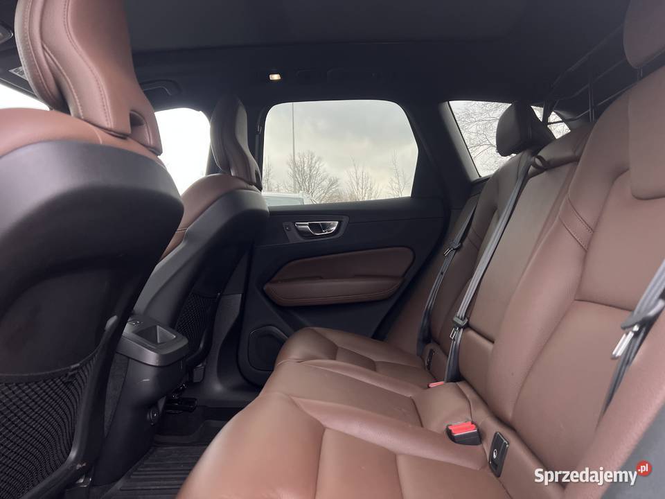 Volvo XC60 2023 300KM Warszawa