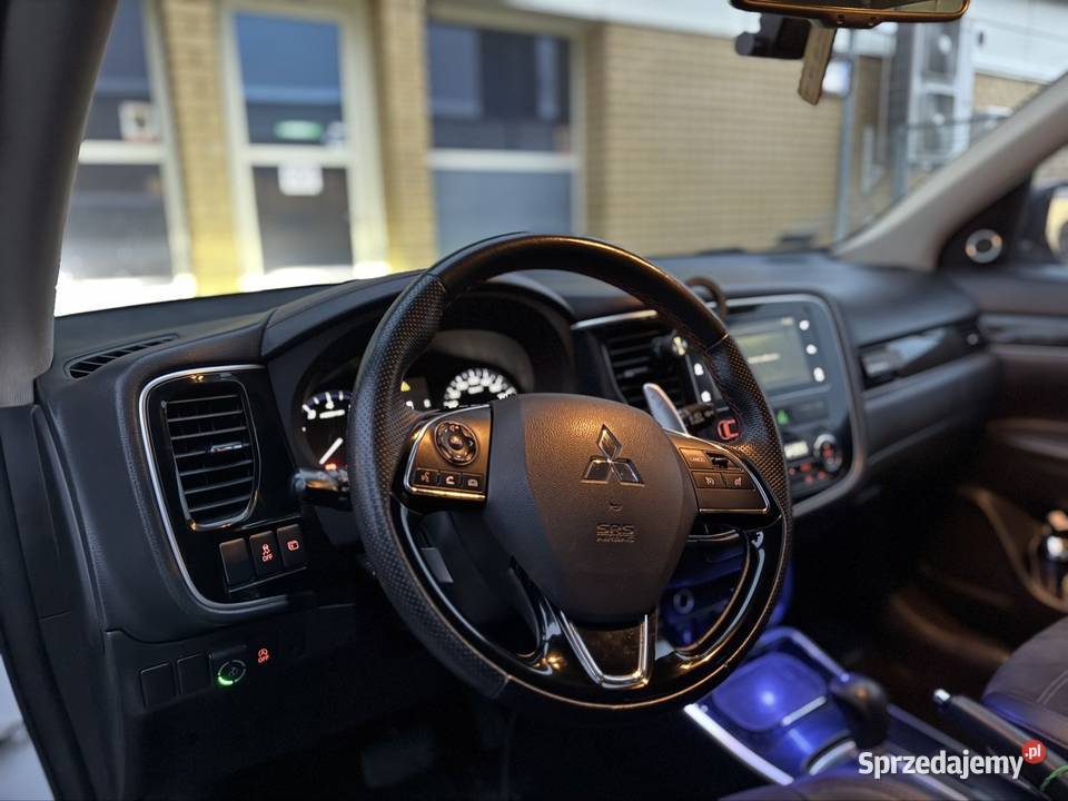 Mitsubishi Outlander 20 benzynaLPG 4x4 7osobowy relingi dachowe Lublin