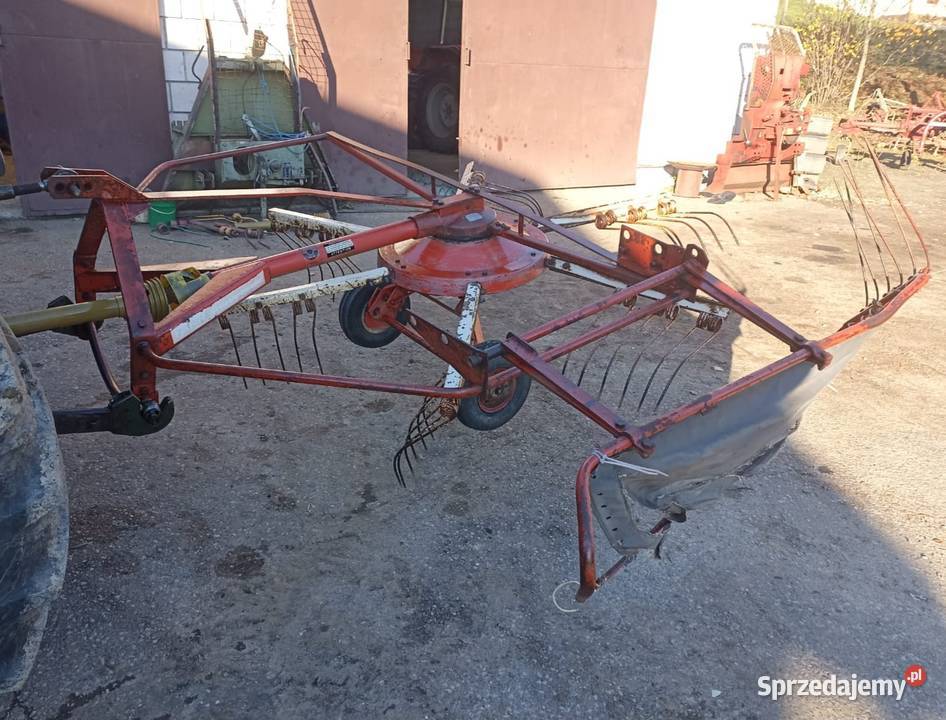 Zgrabiarka karuzelowa DeutzFahr Pisarzowa