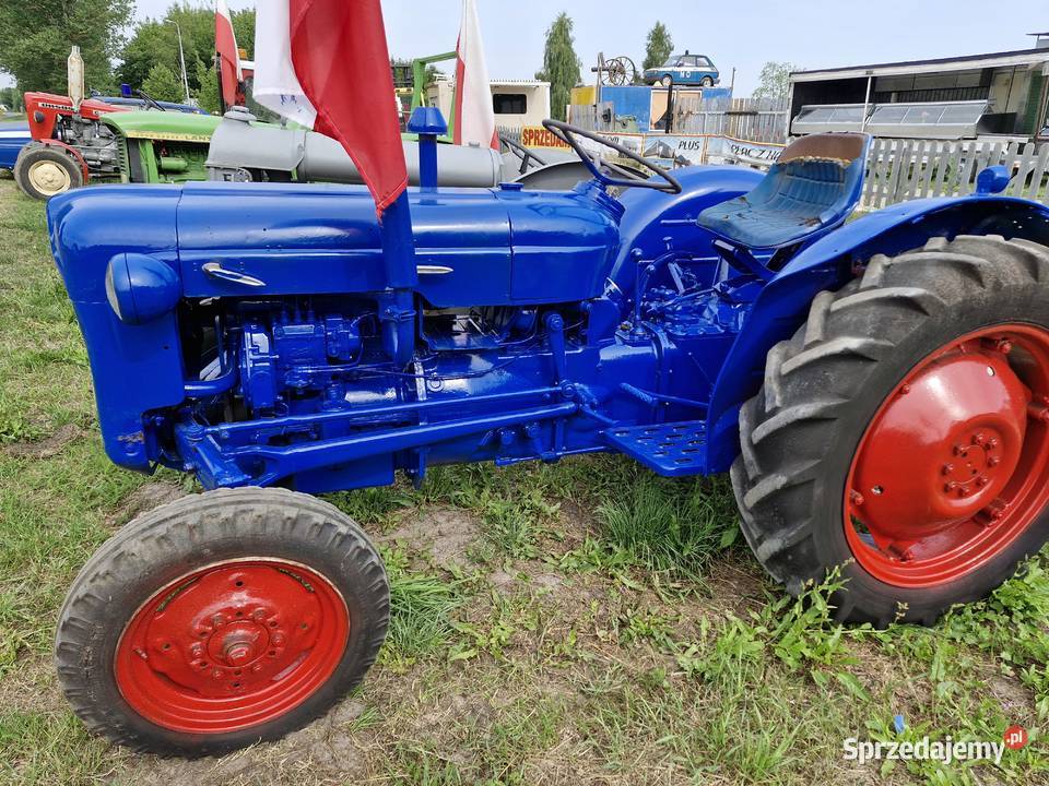Ciągnik PRL FORD Wyprzedaż Kolekcji Traktorów Deszczno
