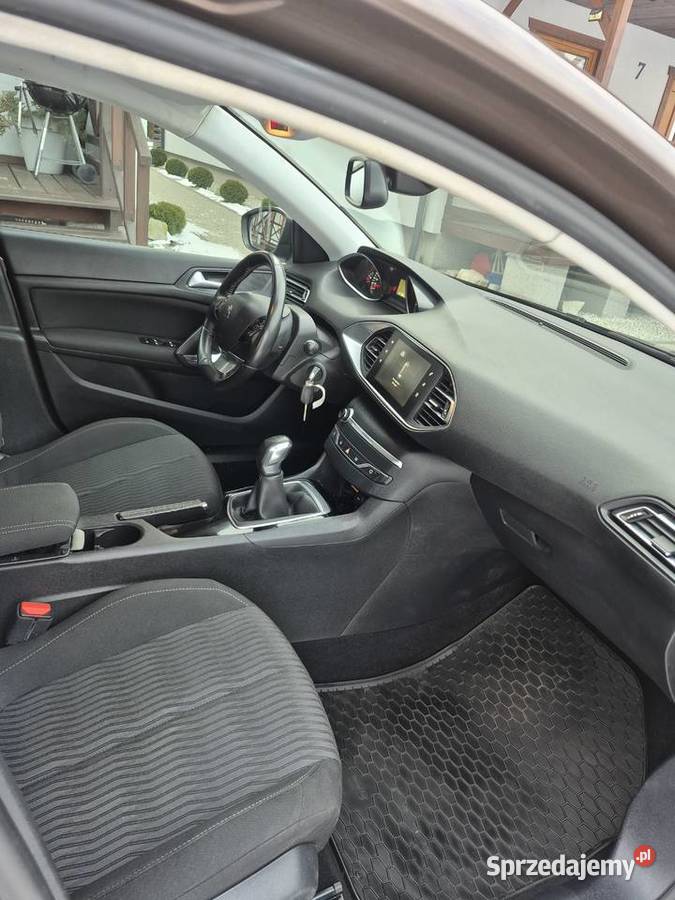 Peugeot 308BenzynaNiski Przebieg Zator