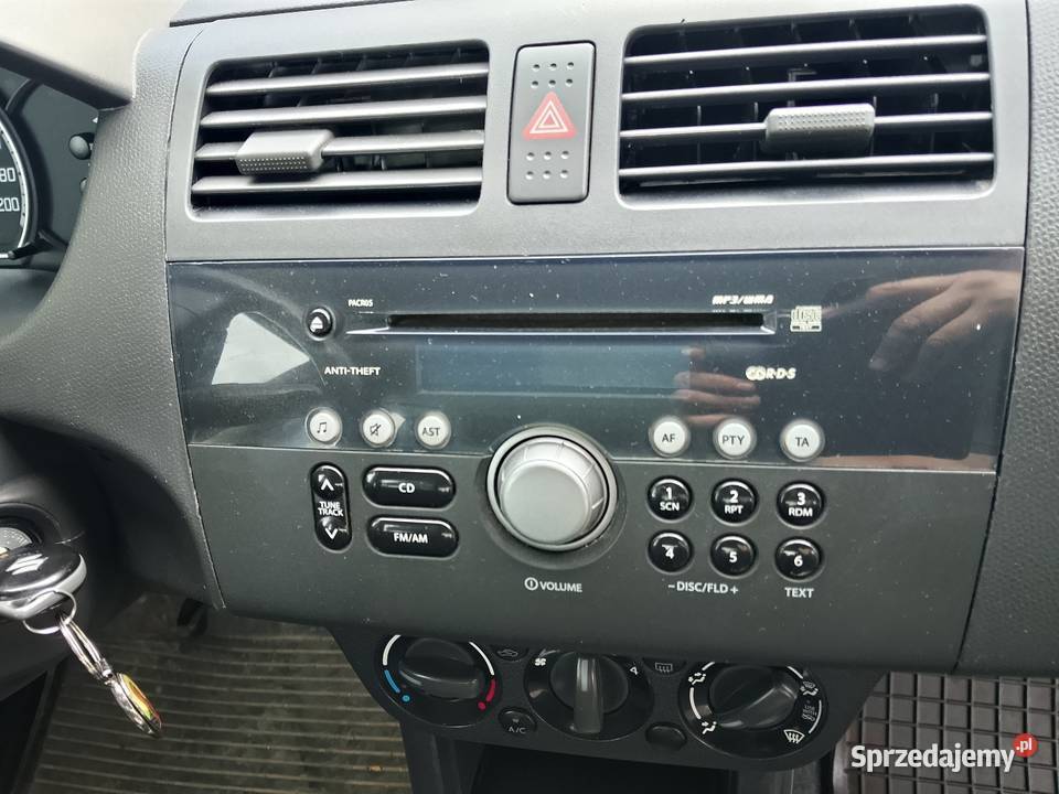 Suzuki Swift 13 benzyna 92 2006r Sławniów