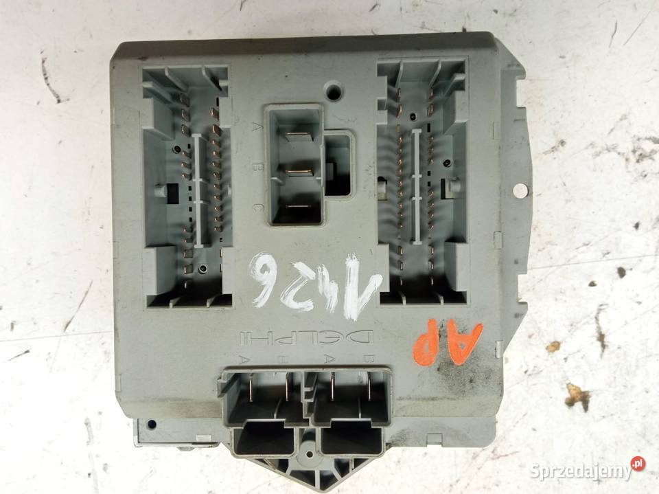 SKRZYNKA BEZPIECZNIKÓW 46835427 Fiat Punto II FL