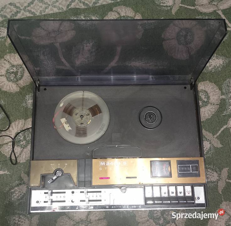 Magnetofon szpulowy Unitra M2404S i taśmy Stalowa Wola