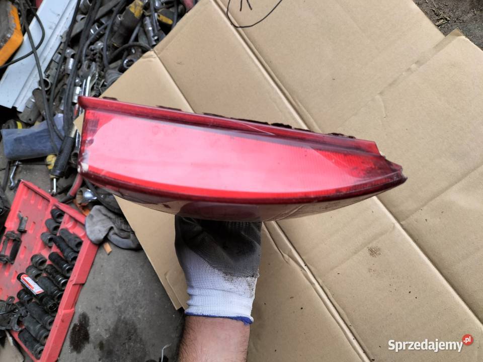 AUDI 80 B4 80B4 SEDAN LAMPA TYŁ TYLNA PRAWA Lampy tylne