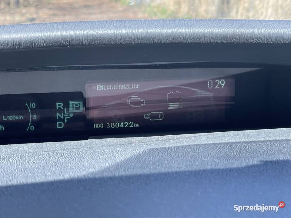 Toyota Prius 18 hybryda executive faktura marża