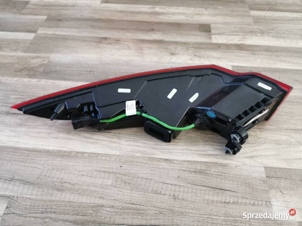LAMPA TYLNA LEWA JAGUAR IPACE J9D313405CC Oświetlenie Świerzawa