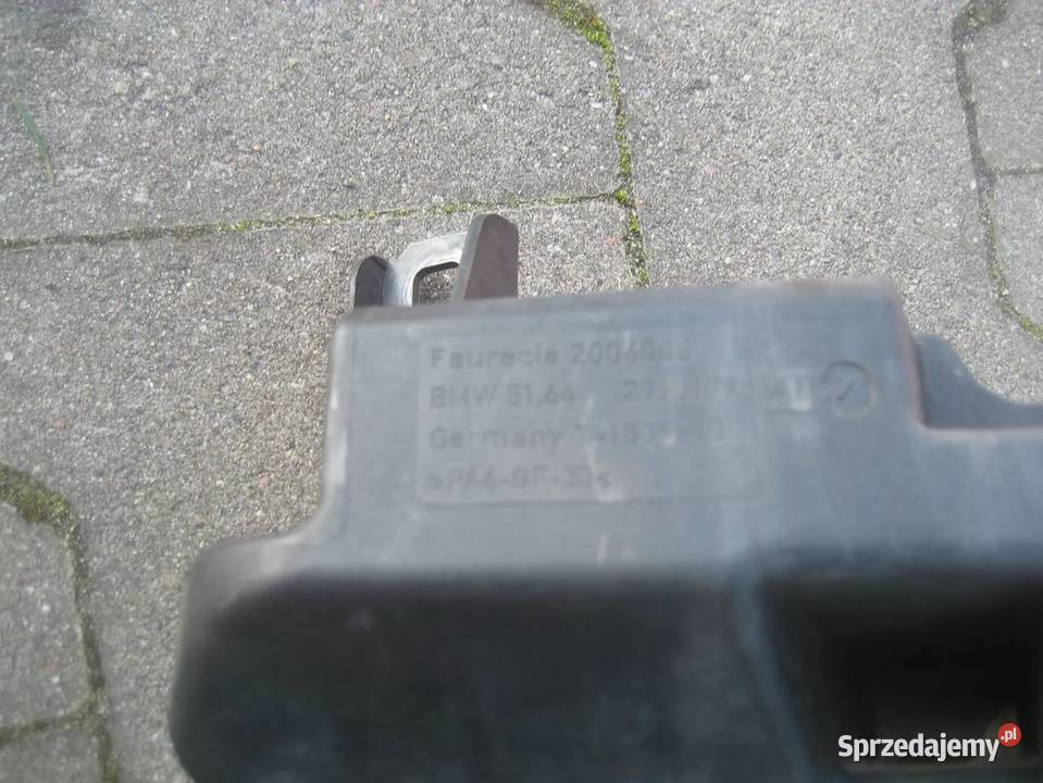 bmw x1 e84 0912r mocowanie lampy przód prawa Rakoniewice