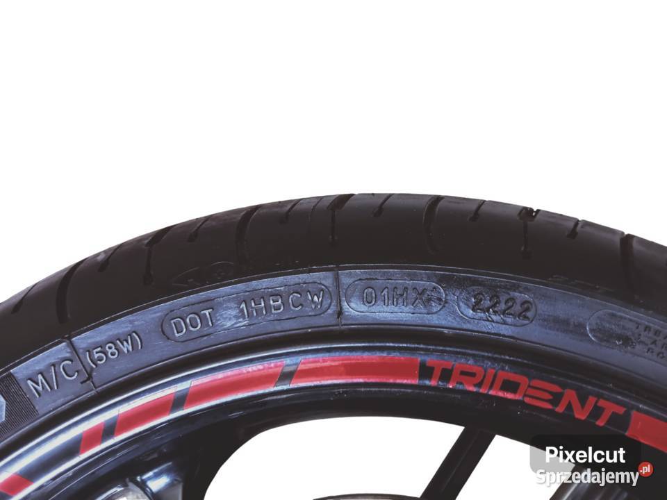 Przednie koło motocykla Triumph Trident 660