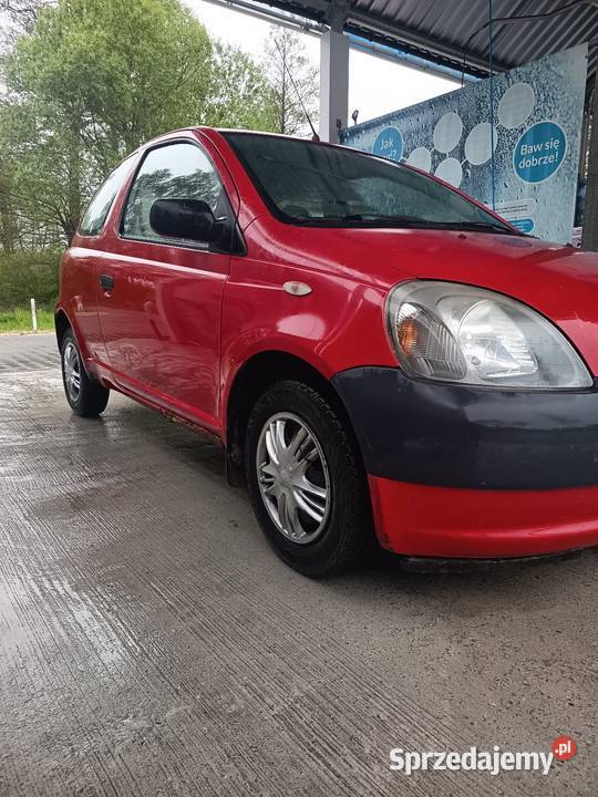 Toyota Yaris 10 2000r benzyna