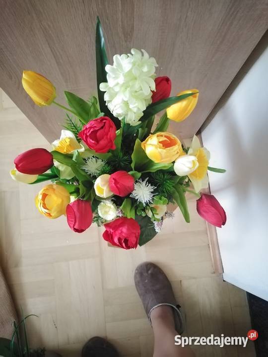 Wiązanka wiosenną na cmentarz