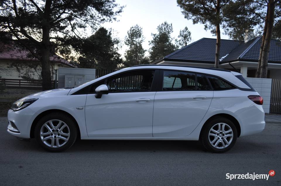 OPEL ASTRA K benzyna bezwypadkowa NAVI Zarejestrowany w Polsce Ostrowiec Świętokrzyski