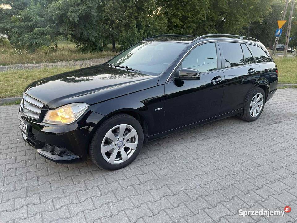 Mercedes w204 kombi lift Rok produkcji 2011 Klasa C Łódź
