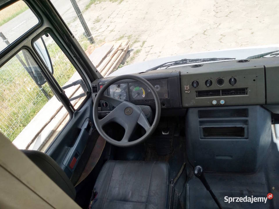 Mercedes Vario 614D silnik 42 Food TruckAuto Krasnystaw
