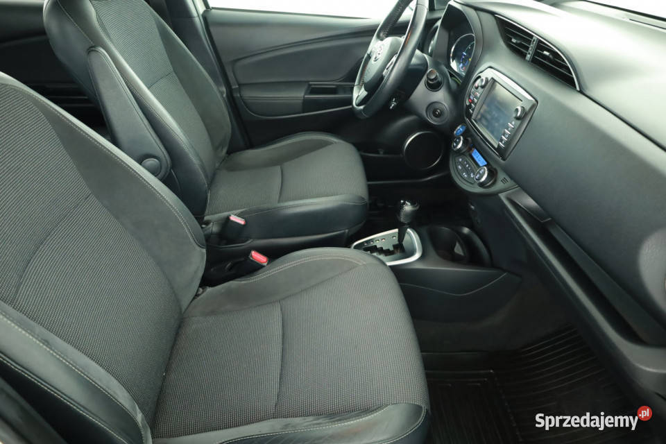 Toyota Yaris 15 Hybrid wielofunkcyjna kierownica Piaseczno