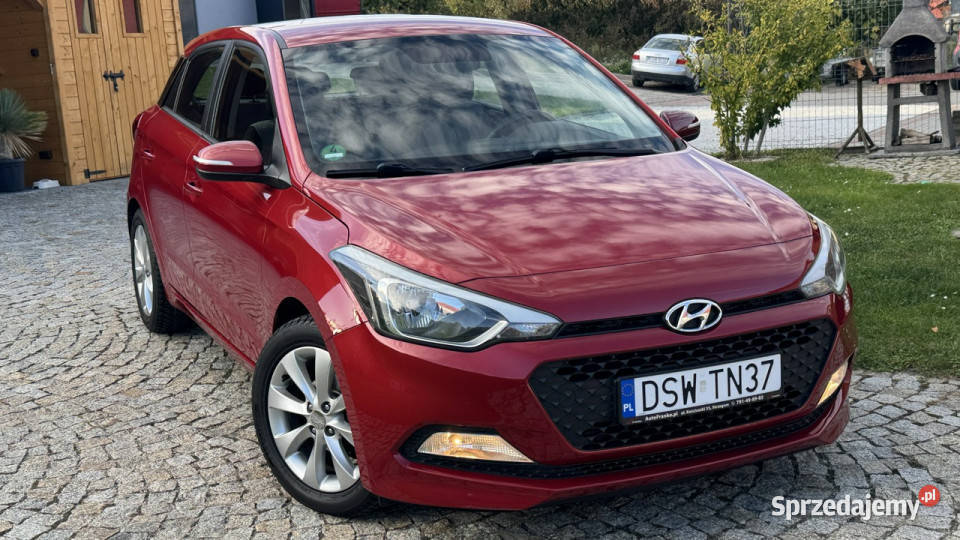 Hyundai i20 125 Benzyna 85 z Niemiec Nowe opony Strzegom