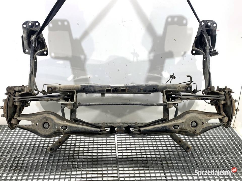 BELKA TYŁ VW GOLF VII Hatchback 5Q0500042PE Belki zawieszenia