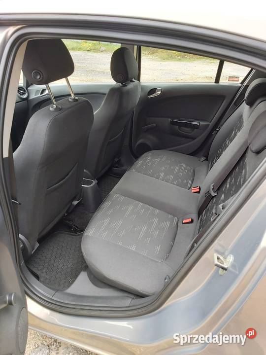 Opel Corsa D 12 85 2013 r beżowy Częstochowa