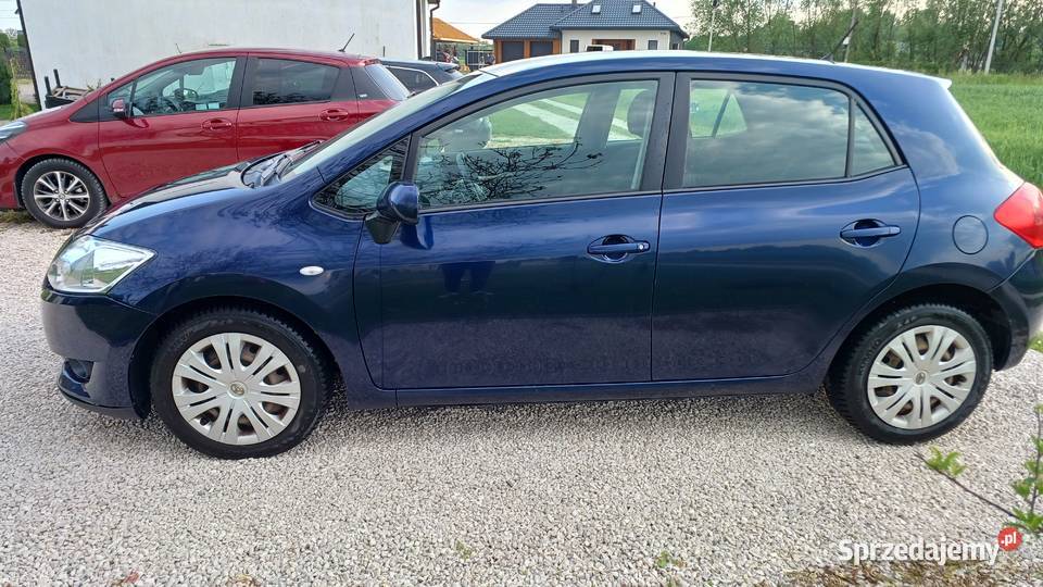 Toyota Auris automat 236000km Borowa
